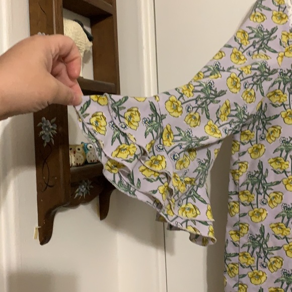 3/4 Sleeve Yellow Flower and Lace Top - Picture 4 of 7